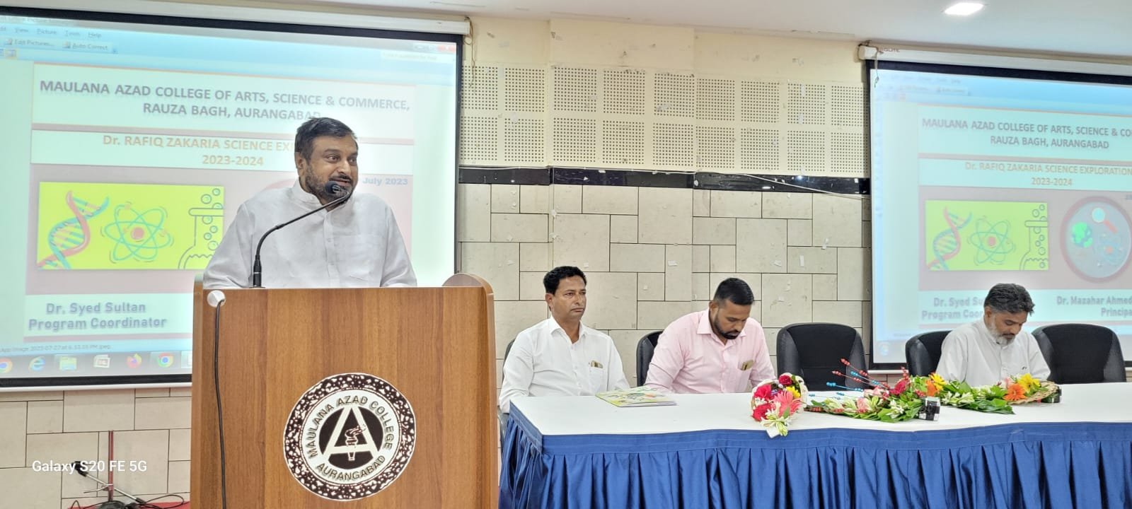 90 students and 04 Teachers from Talat Highschool Aurangabad visited our college campus today and enjoyed Dr Rafiq Zakaria Science Exploration 2023-24.Students experienced live experiments in six laboratories demonstrated by 10 Professors.Laboratories visited are -chemistry; zoology; botany; physics ; geology and psychology.This event is successfully completed under the guidance of Principal Dr Mazhar Ahmed Farooqui.
