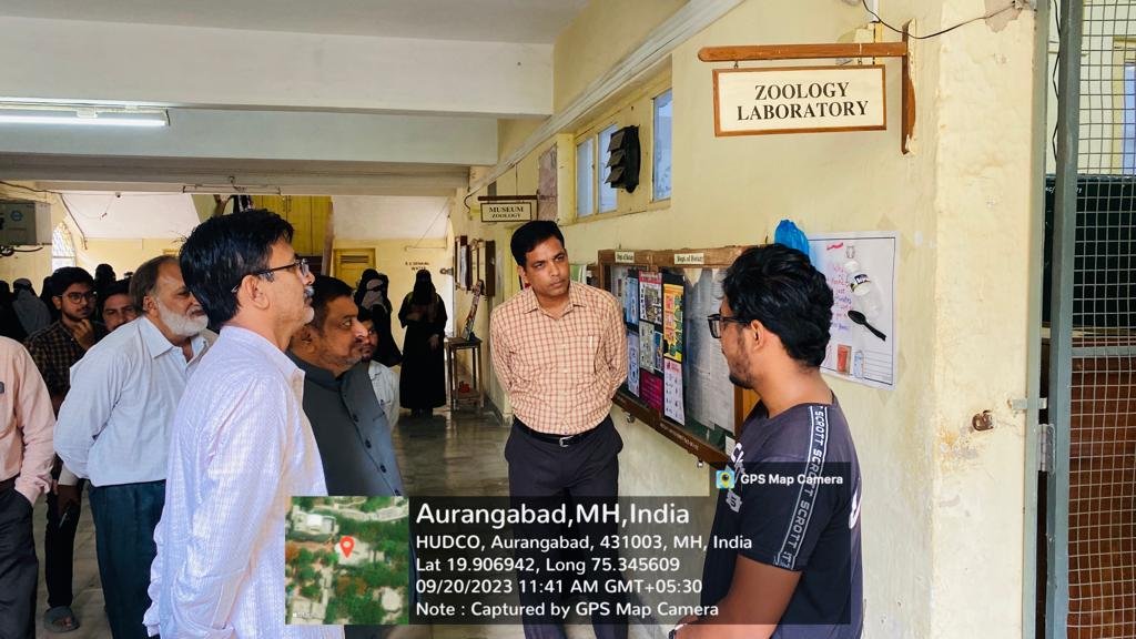 On the Theme People, Planet and Plastic a Poster Presentation was organised by Maulana Azad College Green Audit Committee volunteers. Harmful effects of Single Use Plastic were made through poster presentation.