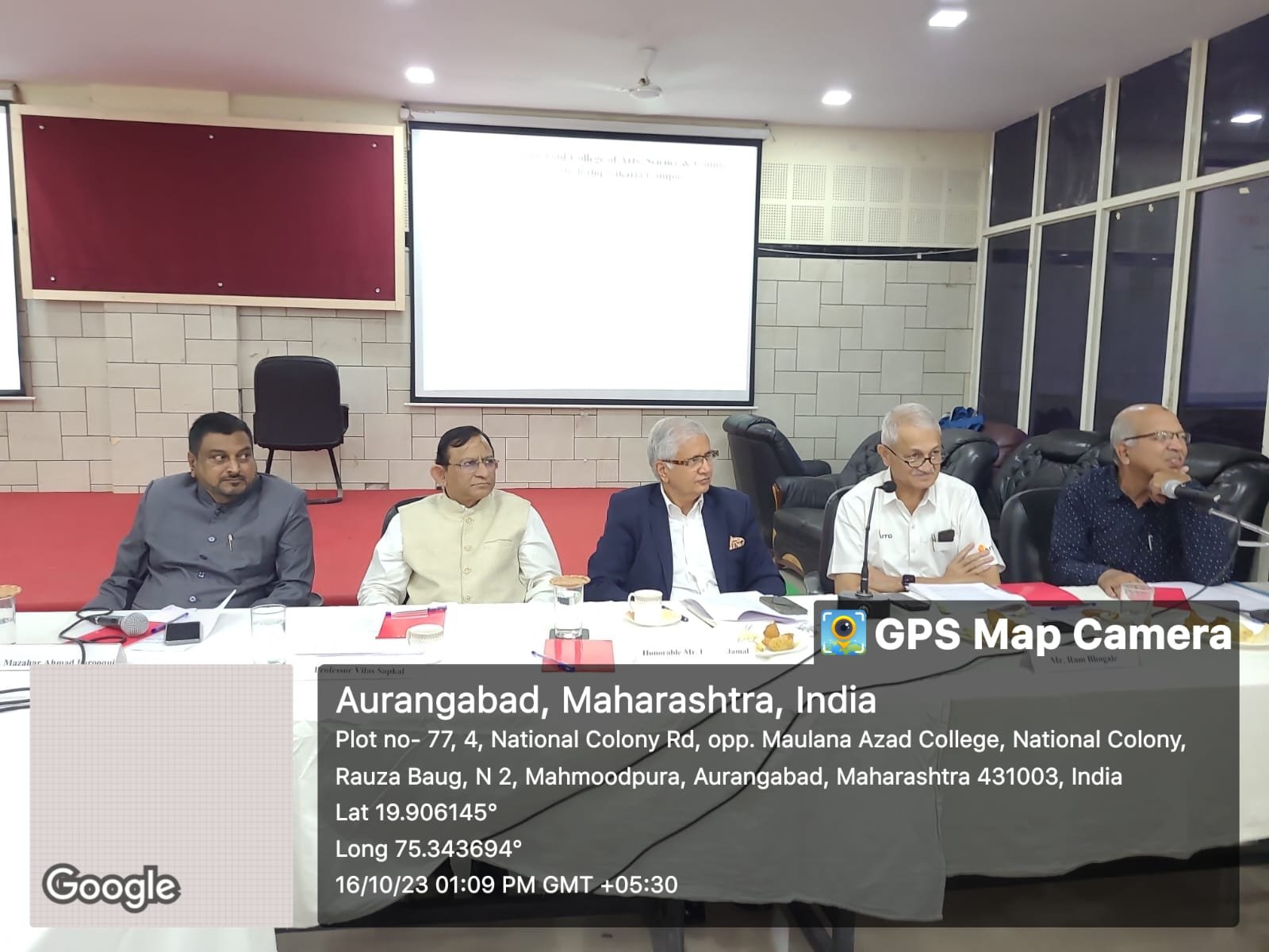 Round table conference on NEP 2020.Honourable chairman Mr Farhat Jamal , Principal Dr Mazhar Ahmed Farooqui,Vice Chancellor Dr Vilas Sapkal MGM University Aurangabad,Mr Ram Bhogle President S.B education Society ,Dr Kaleem Sayyad DIET osmanabad  and around 30 professors were present.it was grand Successful Conference & Cleared many Clouds of doubts about NEP.