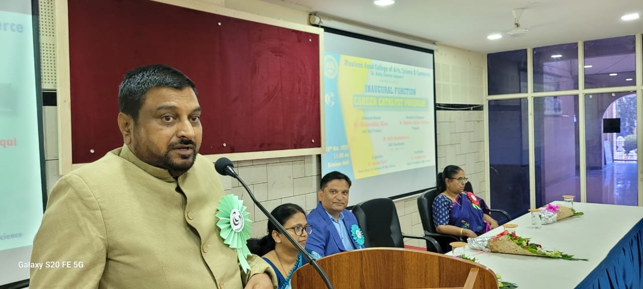 Principal Dr.Mazahar Farooqui addressing the students on Inauguration of Career Catalyst Programme organised by Dept.of Commerce and Mgt.Science.  Mr.Ghousuddin Khan, Founder, Brain Dynamics, Hyderabad was the Guest and resource person for session-1: Pathfinder. Participating students enjoyed the activity based learning session.