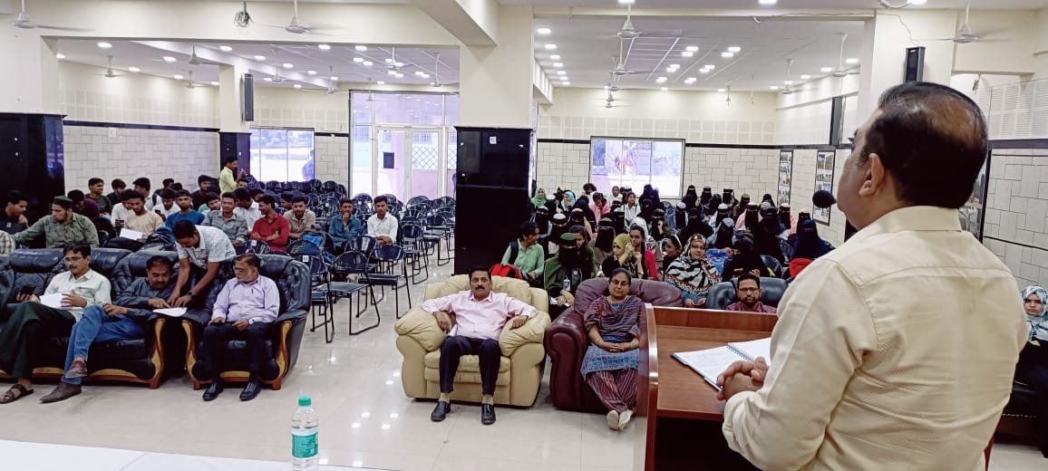 Today NSS unit of our college successfully completed the Yuva Samvad India @ 2047 under the guidance of Principal Dr Mazahar Ahmed Farooqui.  The chief guest of the program was Dr Gajanan Sanap sir. Total 12 NSS volunteers presented speech on Panch Pran. Total 4 students got book prize from Maulana Azad College, Sir Sayyed College and M P Law college.Principal Dr Mazahar Ahmed Farooqui sir was president of the program and guided for the success and distributed the prizes. Prof. DR J D Shaikh compared the program and Dr Shaikh Musak Rajjak presented Vote of thanks. IQAC coordinator Dr Aditi Bhattacharya, Dr Arif Pathan,Dr Prashant Netankar, Dr Shaila Yasmeen and Dr Afroz Begum were present for success of program. 130 students participated in this workshop.