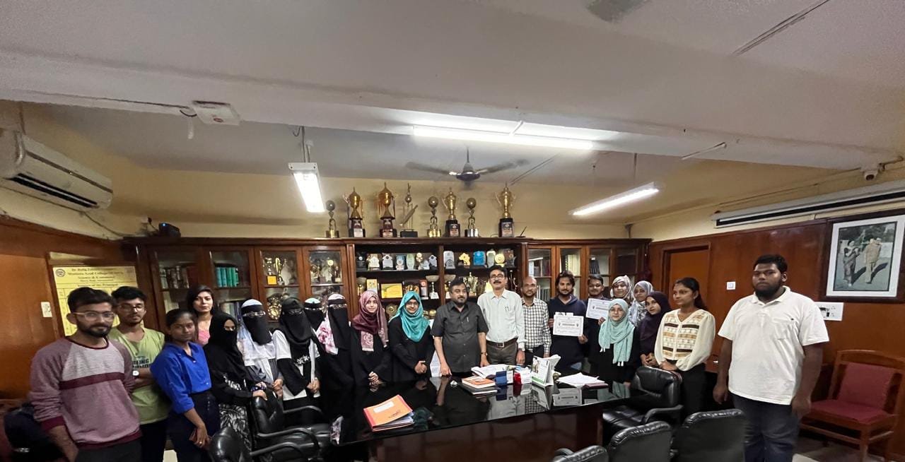 Participants of AAVISHKAR with our mentor Principal Dr. Mazahar Farooqui... 24 students participated in district level AAVISHKAR 3 students selected for university level competition....