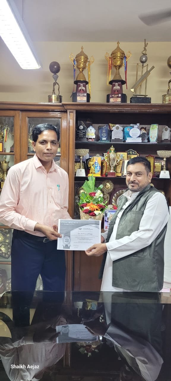 Congratulations Dr. Ashfaque Khan! ? Heartiest appreciation on receiving the Certificate of Appreciation from AMP for your valuable contribution as a Resource Person during the Online 5-Day Career Guidance Seminars (9th–13th June 2025).