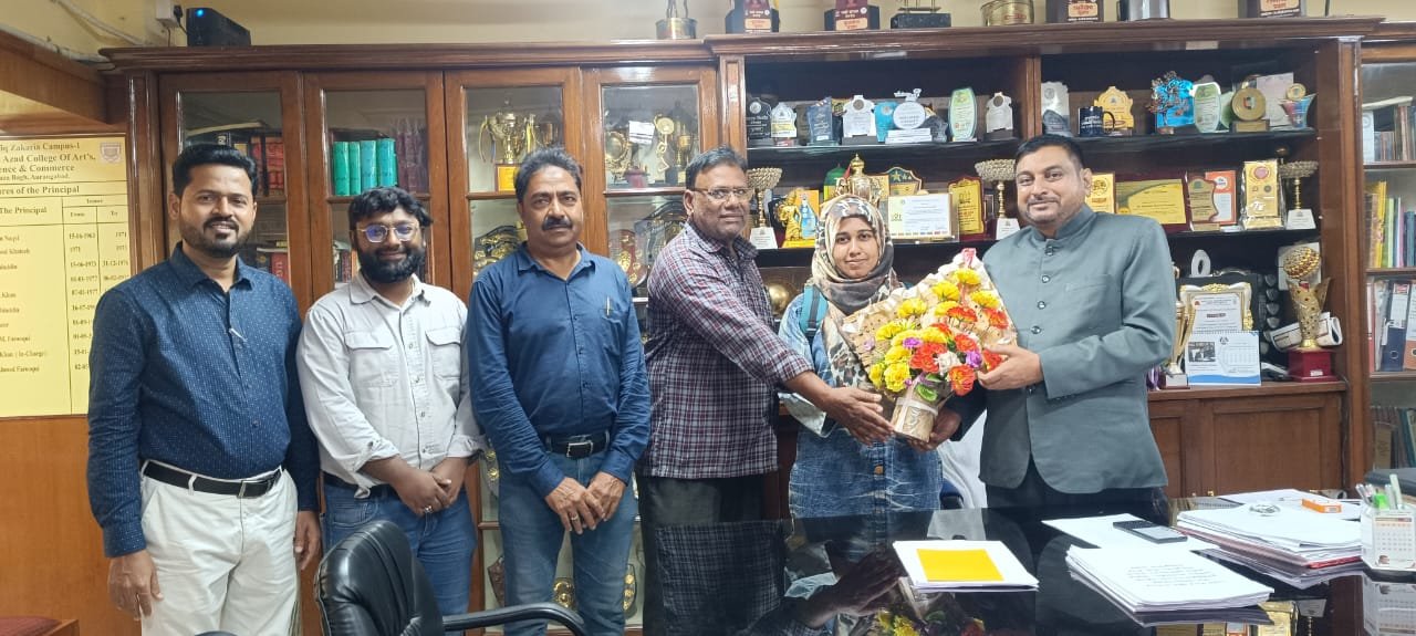 Principal Dr. Mazahar Ahmed Farooqui has felicitated Ms.Reeba fatema student of Geology department, has cleared M.P.S.C.Junior Geologist written examination.