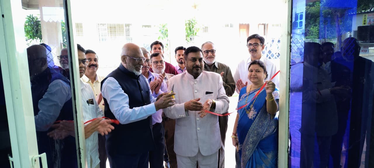 The NSS Unit of Maulana Azad College of Arts, Science and Commerce in Aurangabad successfully organized a blood donation camp on October 4, 2025. The event was inaugurated by Principal Dr. Mazhar Ahmed Farooqui, Dr. Maqdoom Farooqui, and Dr. Vidya Pradhan, highlighting the significance of voluntary blood donation.  Event Highlights:  - Number of Donors: 50 students donated blood, contributing to the noble cause. - Organizers: The camp was held in collaboration with Dr. Rafiq Zakaria College For Women Aurangabad and Satya Sai Blood Bank. - Objective: Raising awareness about blood donation and collecting blood units for patients in need.  The Significance of Blood Donation:  - Saving Lives: Blood donation can save up to three lives, making it a vital act of kindness. - Community Service: The event promoted a sense of community and social responsibility among participants ¹.