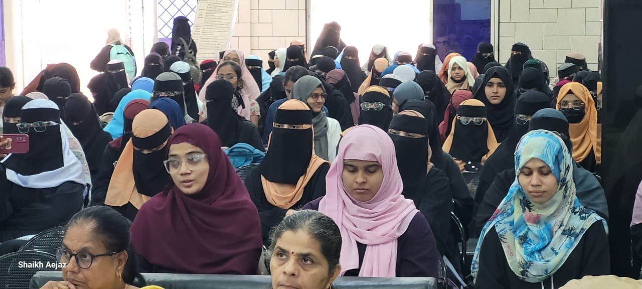 Today, on 06.10.2025 Student Welfare Cell Maulana Azad College, organized a Guest Lecture and Hand's on training program for students on 