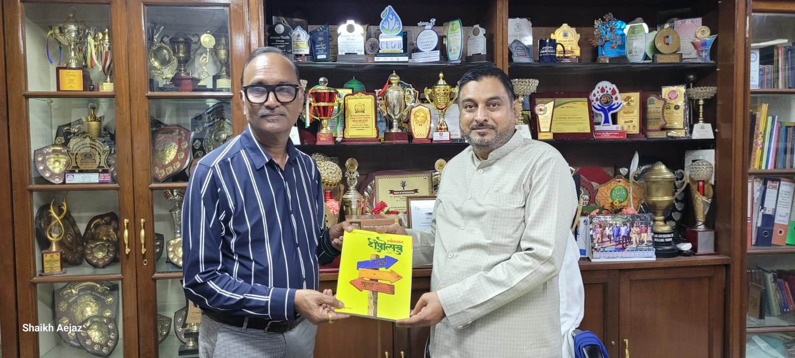 Narendra Palandurkar, an alumnus of Maulana Azad College and currently Director of Defence Services Academy, Shahpur Bhandara (Nagpur), visited the college today along with a few professors from Nagpur.