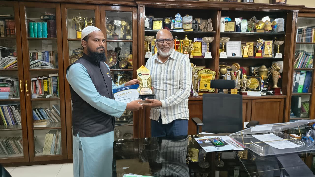 Huge congratulations to Dr. Saleem Khan Nadvi, Assistant Professor in the Department of Arabic at Maulana Azad College, for securing the 2nd Prize in the prestigious All Maharashtra Maqala Writing Competition (Musabaqa Maqala Nawesi)! ​Organized by Majlis-Ul-Ulama Tahreek-E-Islami Maharashtra, Dr. Nadvi was honored with a certificate of excellence, a trophy, and a cash award of ₹7,000. ​Our Principal, Dr. Maqdoom Farooqui, felicitated and congratulated him on behalf of the entire college community for bringing pride to our institution.