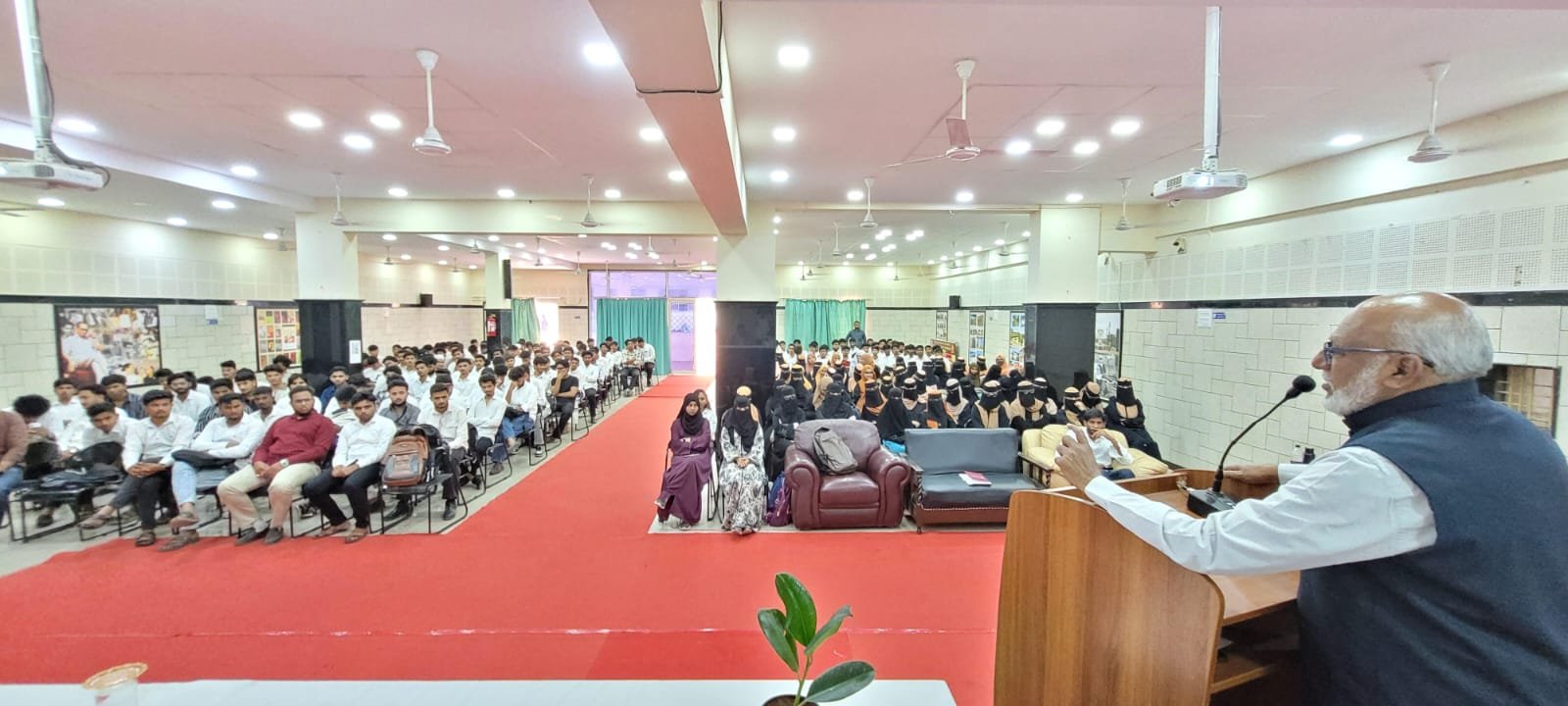 Under the patronage of Principal Capt. Dr. Maqdoom Farooqui, the Department of BCA/BCS organized a Corporate Ready Intern Program in collaboration with Tech Genius World under its MoU. The program included distribution of 104 OJT Certificates to students of Batch 2025-26 by the Principal and Chief Guest Mr. Shamshuddin Sayed, Founder, Tech Genius World, and the Induction Program for Batch 2026-27. Mr. Sayed was felicitated by the Principal for his contribution to industry-academia linkage, with 294 students present in the Seminar Hall.  Dr. Maqdoom Farooqui appreciated the efforts of H.O.D. Dr. Syed Abeduddin and Team BCA/BCS for organizing the program with academic and corporate relevance. Technical support was provided by Mr. Aamer and Mr. Ansar, certificate distribution was coordinated by Mrs. Amera, Miss Naseema and Miss Tahera, discipline was managed by Mr. Irfan and Mr. Juned, and the program was moderated by Dr. Syed Abeduddin, Head- BCA-BCS.