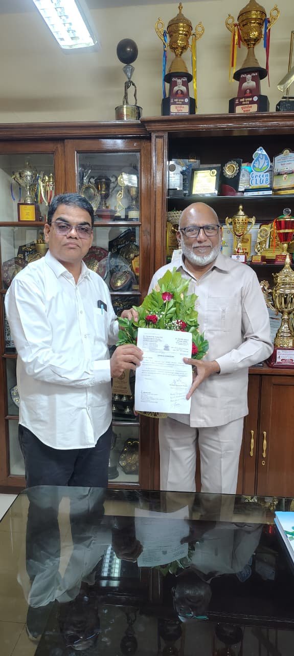 Recognition for Committed Service in D-CAS ?  Respected Principal, Captain Dr. Maqdoom Farooqui, congratulated and appreciated Dr. J. D. Shaikh and the entire team for their sincere and dedicated efforts.  Dr. J. D. Shaikh, Director, UG D-CAS Centre (B.A./B.Sc.), M/A 2026, and the entire team of Maulana Azad College of Arts, Science & Commerce, Chhatrapati Sambhajinagar, have been appreciated for their sincere devotion, cooperation, commitment, and effective contribution towards the Central Assessment of Answer Sheets conducted by Dr. Babasaheb Ambedkar Marathwada University, Chhatrapati Sambhajinagar. The entire D-CAS team, including the Joint Custodian, Officers, Clerks, Data Entry Operators, Supporting Staff, and College Office Staff extended their full cooperation and worked tirelessly. The Appreciation Letter issued by the Board of Examinations and Evaluation, Dr. Babasaheb Ambedkar Marathwada University, Chhatrapati Sambhajinagar, acknowledges their valuable efforts in ensuring the timely declaration of examination results.